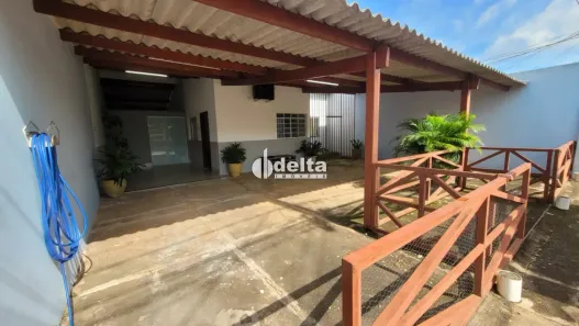 Casa de Condomínio com 2 Quartos à venda, 220m² no Jardim Holanda, Uberlândia