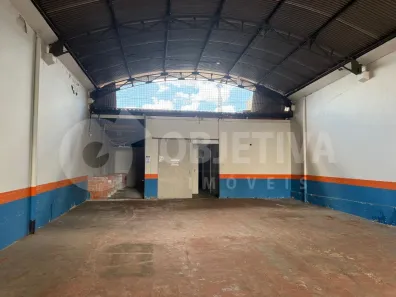 Galpão/Depósito/Armazém para alugar, 270m² no Tibery, Uberlândia