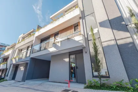 Casa com 3 Quartos à venda, 176m² no Campo Comprido, Curitiba