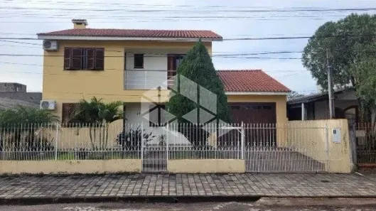 Casa com 3 Quartos à venda, 200m² no Camobi, Santa Maria