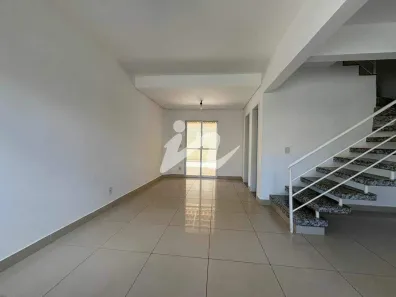 Casa com 3 Quartos para alugar, 140m² no Morada da Colina, Uberlândia