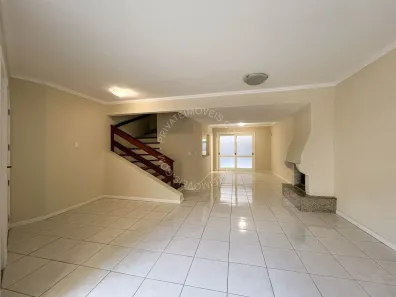 Casa de Condomínio com 3 Quartos para alugar, 550m² no Boa Vista, Porto Alegre