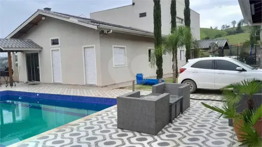 Sobrado com 3 Quartos à venda, 430m² no Centro, Piracaia