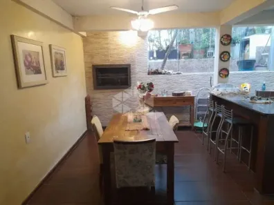 Casa de Condomínio com 3 Quartos para alugar, 220m² no Santo Antônio, Porto Alegre
