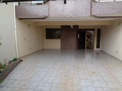 Sobrado com 3 Quartos à venda, 228m² no Jardim América, Goiânia