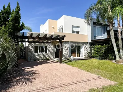 Sobrado com 3 Quartos à venda, 153m² no XANGRI-LÁ, Xangri-lá