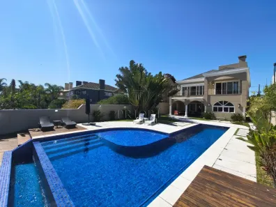 Casa de Condomínio com 3 Quartos para venda ou aluguel, 450m² no Camaquã, Porto Alegre