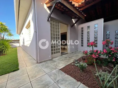 Casa com 3 Quartos à venda, 100m² no Cidade Jardim, Uberlândia