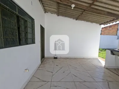 Casa com 3 Quartos para alugar, 170m² no Shopping Park, Uberlândia