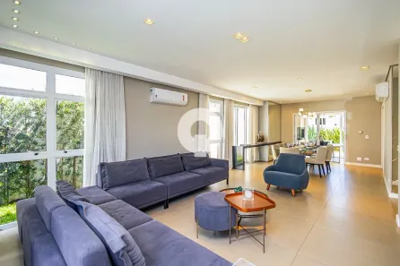 Casa de Condomínio com 4 Quartos à venda, 313m² no São Braz, Curitiba
