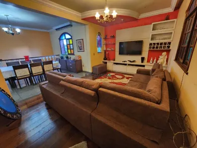 Casa com 5 Quartos à venda, 250m² no Inconfidentes, Contagem