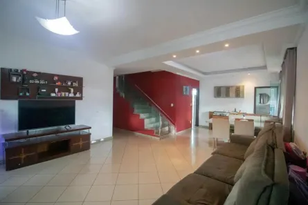 Casa com 3 Quartos à venda, 370m² no Milanez, Contagem