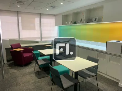 Sala Comercial para alugar, 251m² no Vila Olímpia, São Paulo