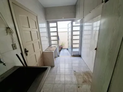 Casa com 3 Quartos à venda, 200m² no Vila Serralheiro, São Paulo