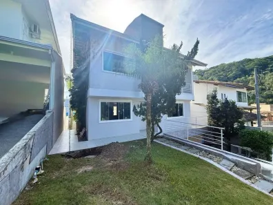 Casa com 3 Quartos para alugar, 280m² no Ariribá, Balneário Camboriú