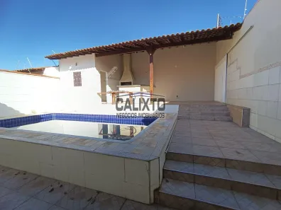 Casa com 3 Quartos à venda, 200m² no Cidade Jardim, Uberlândia