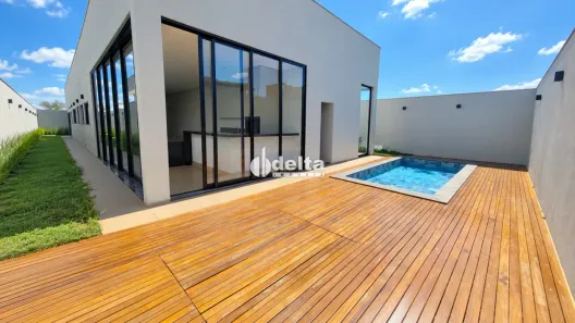 Casa de Condomínio com 3 Quartos para alugar, 217m² no Gávea, Uberlândia