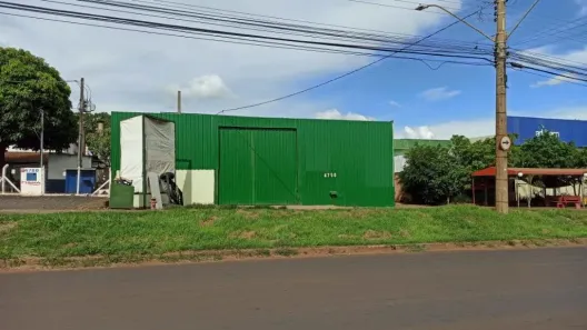 Galpão/Depósito/Armazém para alugar, 2000m² no Distrito Industrial, Uberlândia