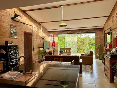 Fazenda/Sítio com 3 Quartos à venda, 176m² no Centro, Botucatu