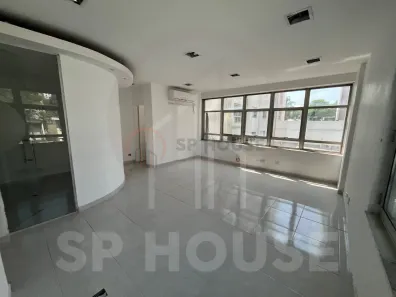 Sala Comercial à venda, 48m² no Santo Amaro, São Paulo