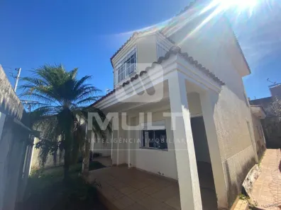 Casa com 3 Quartos para alugar, 170m² no Jardim Patrícia, Uberlândia