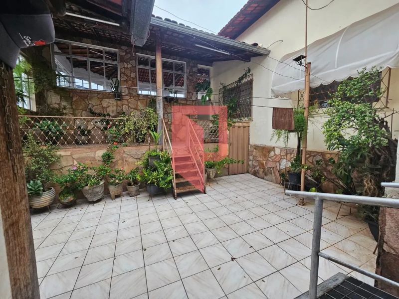 Casa com 3 quartos — Santo André, Belo Horizonte