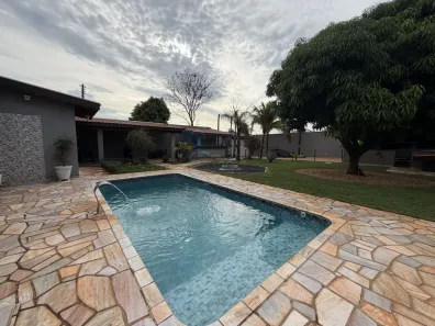 Casa com 3 Quartos à venda, 262m² no Parque Residencial Cândido Portinari, Ribeirão Preto