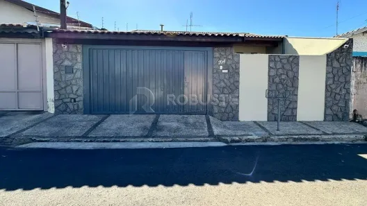 Casa com 3 Quartos à venda, 217m² no Vila Antártica, Botucatu