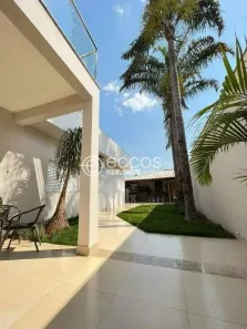 Casa com 4 Quartos à venda, 340m² no Jardim Karaíba, Uberlândia