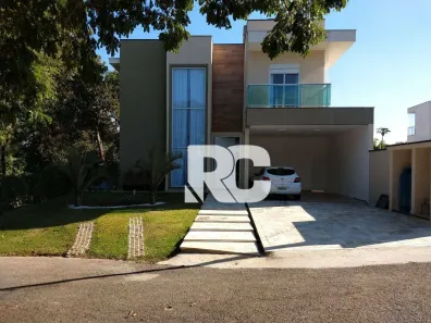 Casa de Condomínio com 3 Quartos à venda, 300m² no Parque Residencial Itapeti, Mogi das Cruzes