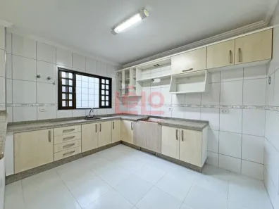 Sobrado com 3 Quartos à venda, 186m² no Jardim Itália, Maringá