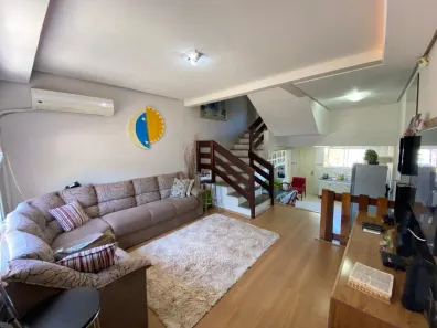 Sobrado com 3 Quartos à venda, 126m² no Vinhedos, Caxias do Sul