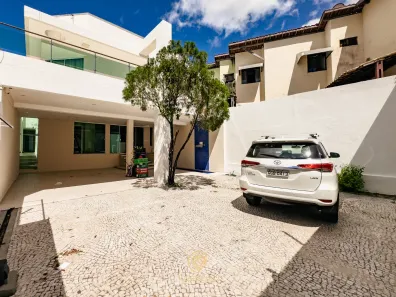 Sobrado com 4 Quartos à venda, 528m² no Cambeba, Fortaleza