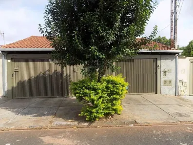 Casa com 4 Quartos à venda, 248m² no Jardim das Estações (Vila Xavier), Araraquara