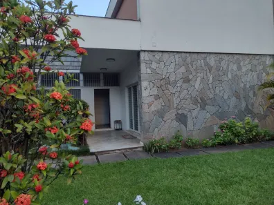 Casa com 4 Quartos à venda, 465m² no Centro, Juiz de Fora