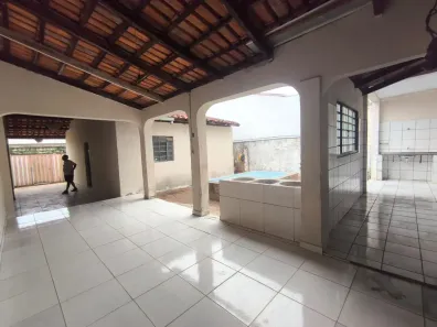 Casa com 2 Quartos para alugar, 120m² no Morada da Serra, Cuiabá
