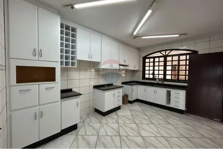 Sobrado com 6 Quartos para alugar, 440m² no Vila Guarani, Mauá