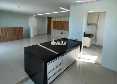 Cobertura com 4 Quartos à venda, 200m² no Carajás, Uberlândia