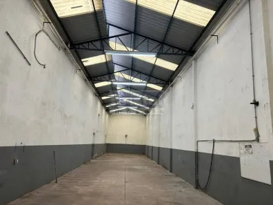 Galpão/Depósito/Armazém para alugar, 500m² no Vila Anastácio, São Paulo
