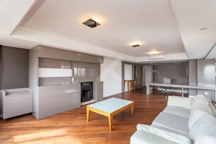 Apartamento com 3 Quartos para alugar, 202m² no Auxiliadora, Porto Alegre