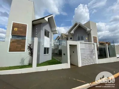 Sobrado com 2 Quartos à venda, 118m² no Canadá, Cascavel