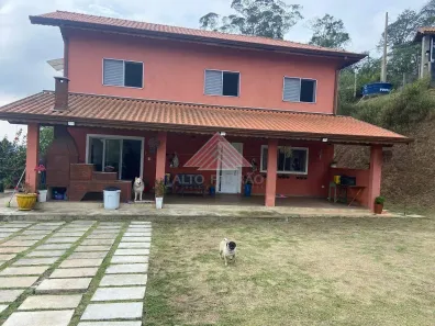 Fazenda/Sítio com 3 Quartos à venda, 186m² no Clube dos Oficiais, Suzano