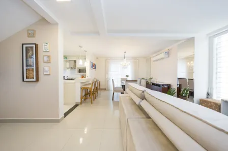 Sobrado com 3 Quartos à venda, 147m² no Fazenda Velha, Araucária