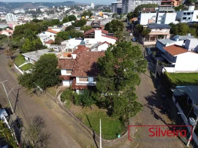 Casa com 4 Quartos para venda ou aluguel, 506m² no Medianeira, Porto Alegre