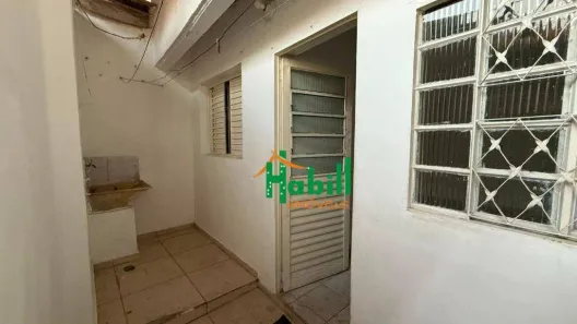 Casa com 1 Quarto para alugar, 20m² no Vila Amorim, Suzano