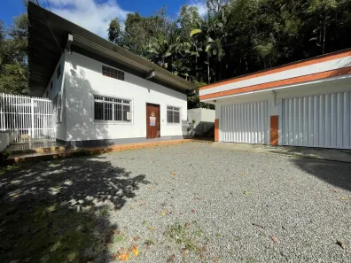Casa com 6 Quartos para alugar, 284m² no Badenfurt, Blumenau