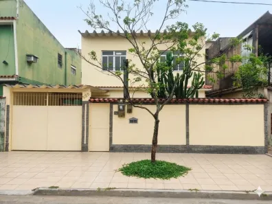 Casa com 4 Quartos à venda, 205m² no Pavuna, Rio de Janeiro