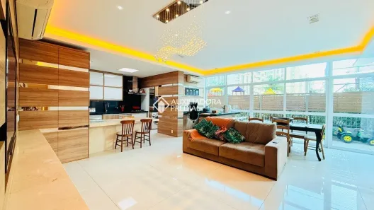 Apartamento com 3 Quartos para alugar, 192m² no Jardim do Salso, Porto Alegre