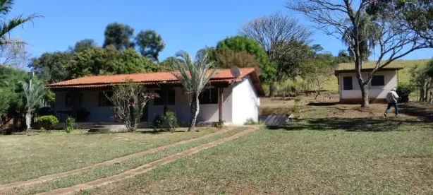 Fazenda/Sítio com 4 Quartos à venda, 4m² no Massangano, Belo Vale