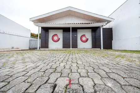Ponto Comercial para alugar, 196m² no Xaxim, Curitiba